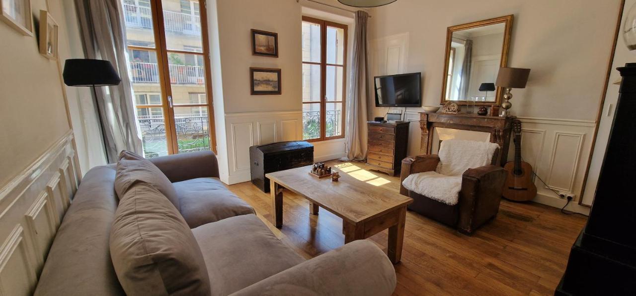 Atout Charme Versailles Bagian luar foto