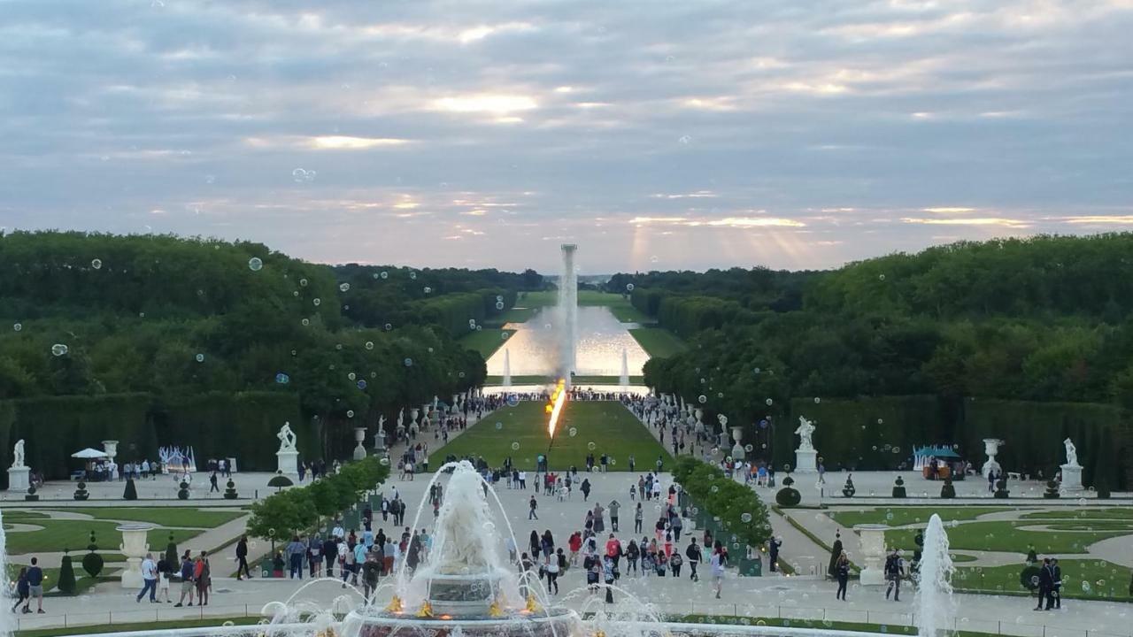 Atout Charme Versailles Bagian luar foto